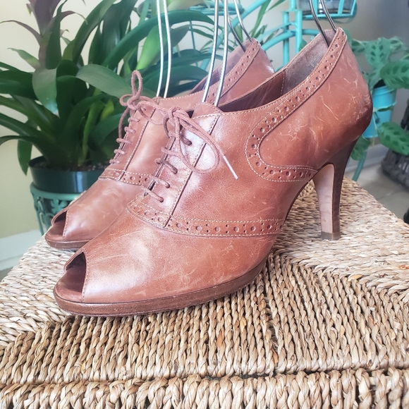 🌻Cole Haan NikeAir Women's Lace up Peep toe Brown Leather Booties Size 8 - Picture 2 of 8